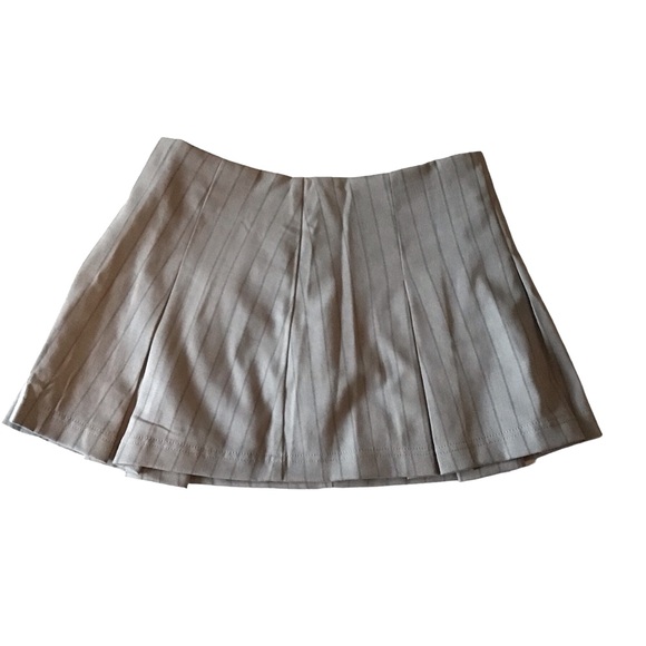 Urban Outfitters Pinstripe Skort & Vest Set - Picture 4 of 4